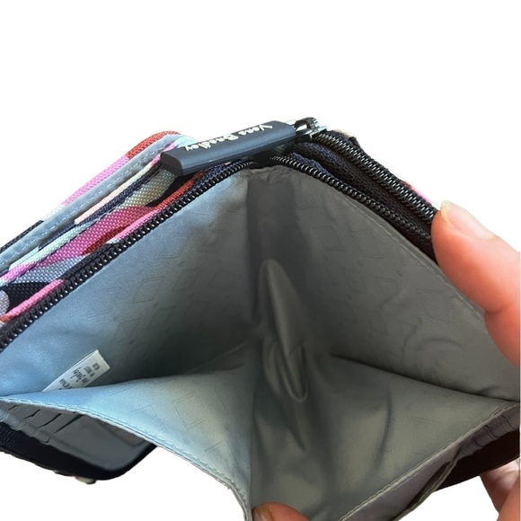 Vera Bradly Travel Minimalist Cross Body Bag - Picture 4 of 8